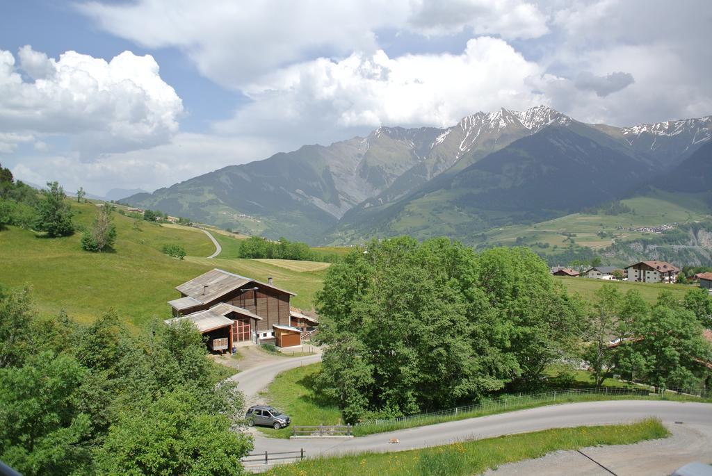 Hotel Ustria / Pensiun Trutg Vella Exterior foto